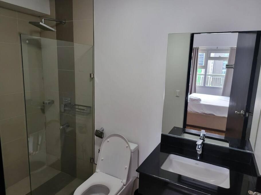 Luxury @ Bgc Sleeps 6 Comfortably Fast Wifi Pool! Manila