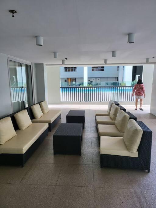 Apartamento Luxury @ Bgc Sleeps 6 Comfortably Fast Wifi Pool!