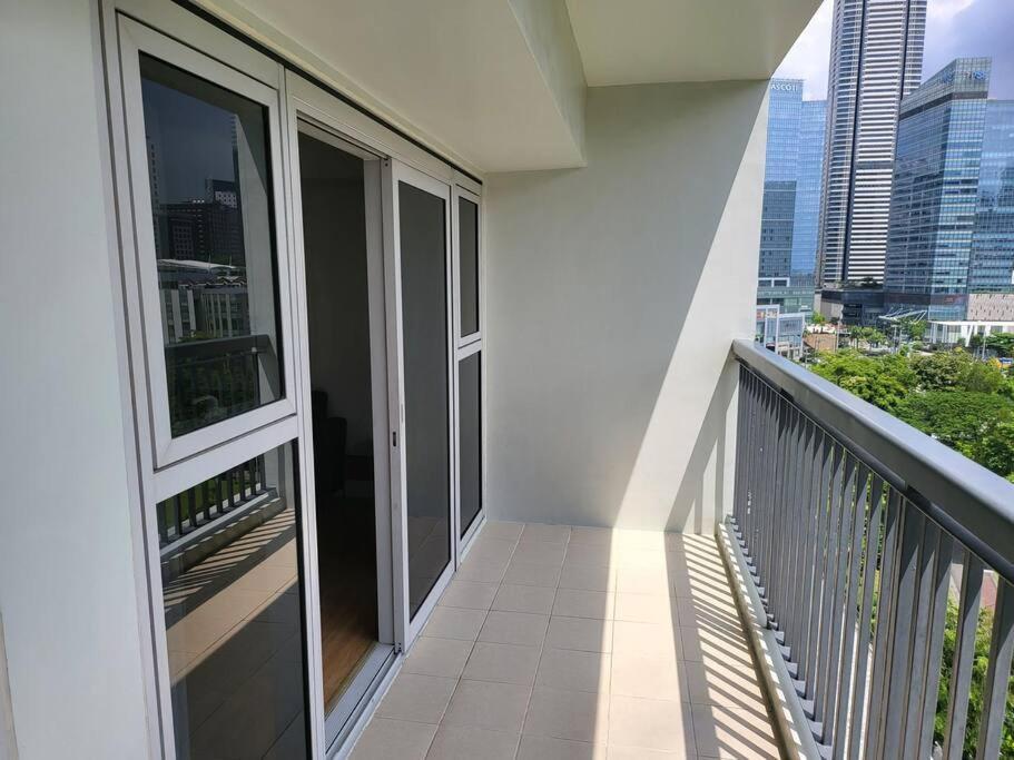 Luxury @ Bgc Sleeps 6 Comfortably Fast Wifi Pool! Apartamento *