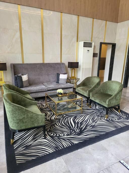 Apartamento Luxury @ Bgc Sleeps 6 Comfortably Fast Wifi Pool! Manila