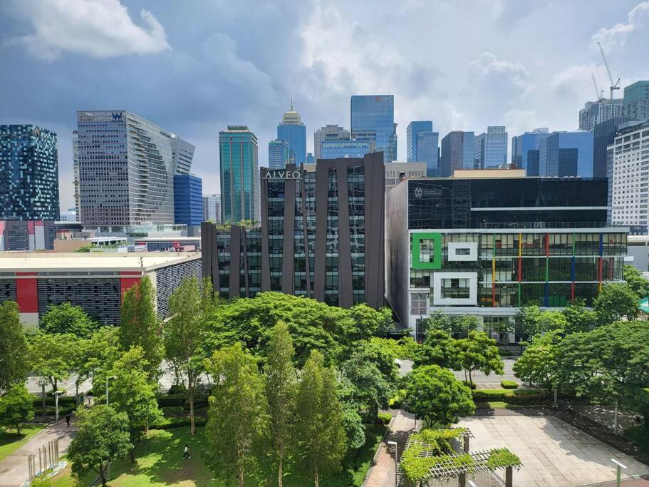 Luxury @ Bgc Sleeps 6 Comfortably Fast Wifi Pool! Apartamento *