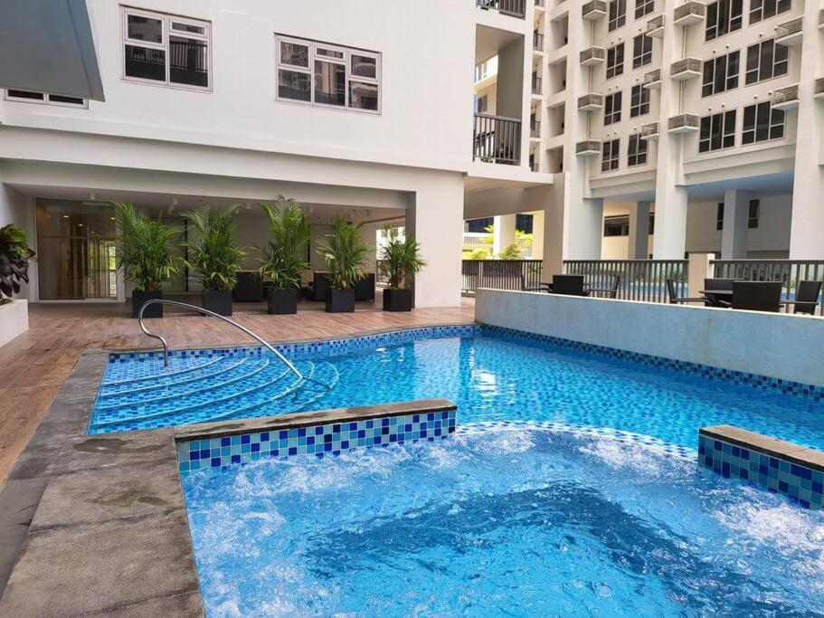 Apartamento Luxury @ Bgc Sleeps 6 Comfortably Fast Wifi Pool! *