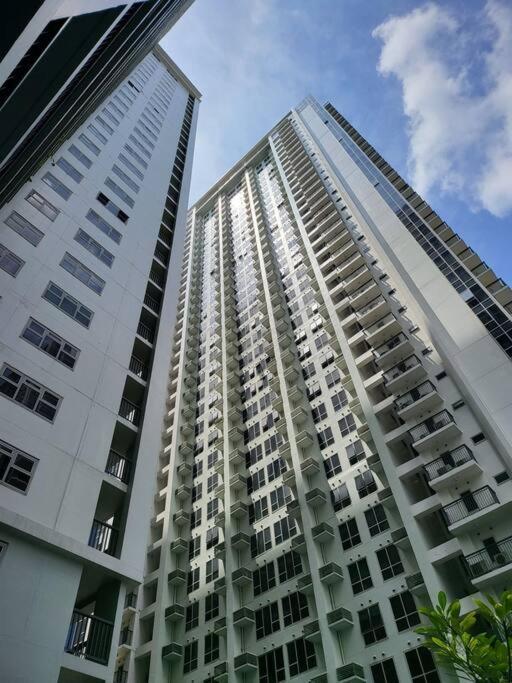 Luxury @ Bgc Sleeps 6 Comfortably Fast Wifi Pool! Manila