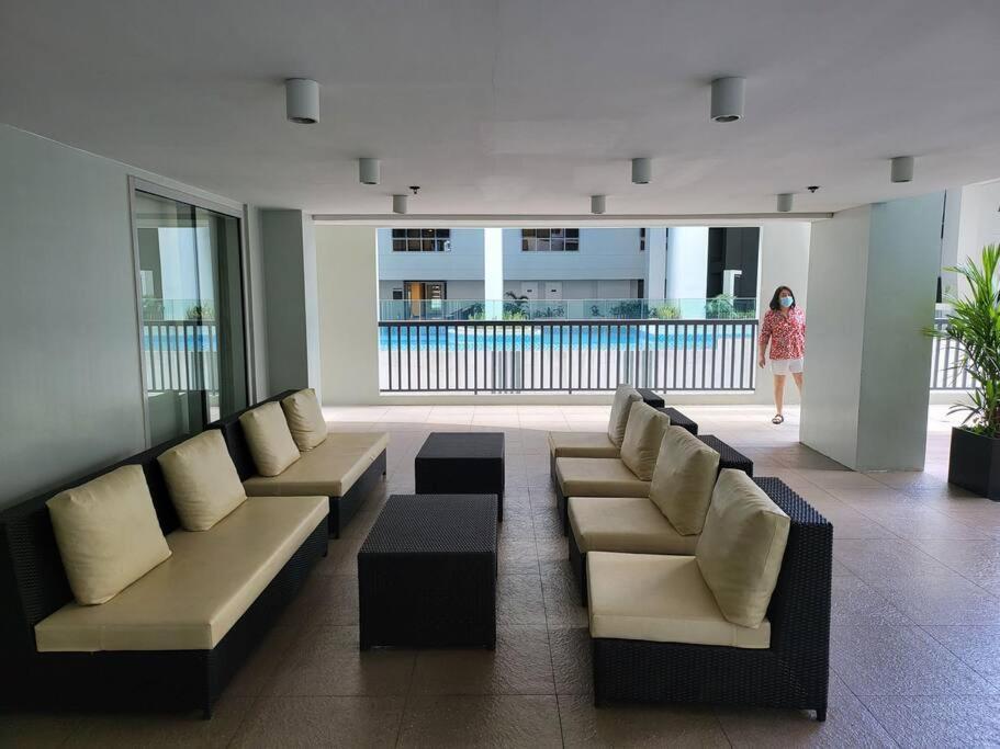 Luxury @ Bgc Sleeps 6 Comfortably Fast Wifi Pool! Apartamento