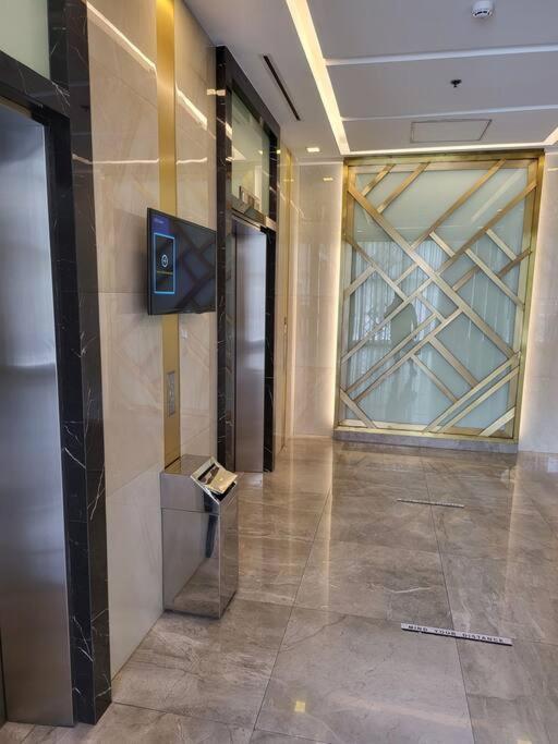 Luxury @ Bgc Sleeps 6 Comfortably Fast Wifi Pool! Manila