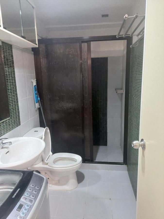 Sea Res Mall Of Asia 2bedroom By Elsie D *