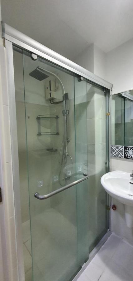 Sea Residences Towere-F By Ezbedz * Manila