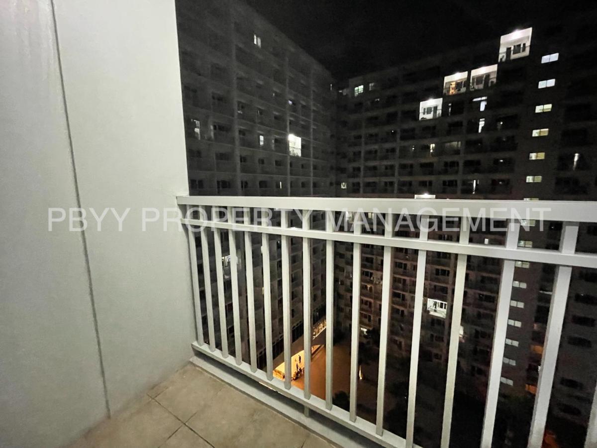 At Shore Residences, Mall Of Asia Complex By Pbyy Manila