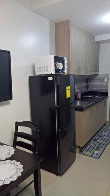 Moa Shore 2 1br With Balcony Wifi Netflix Pool 4pax * Manila
