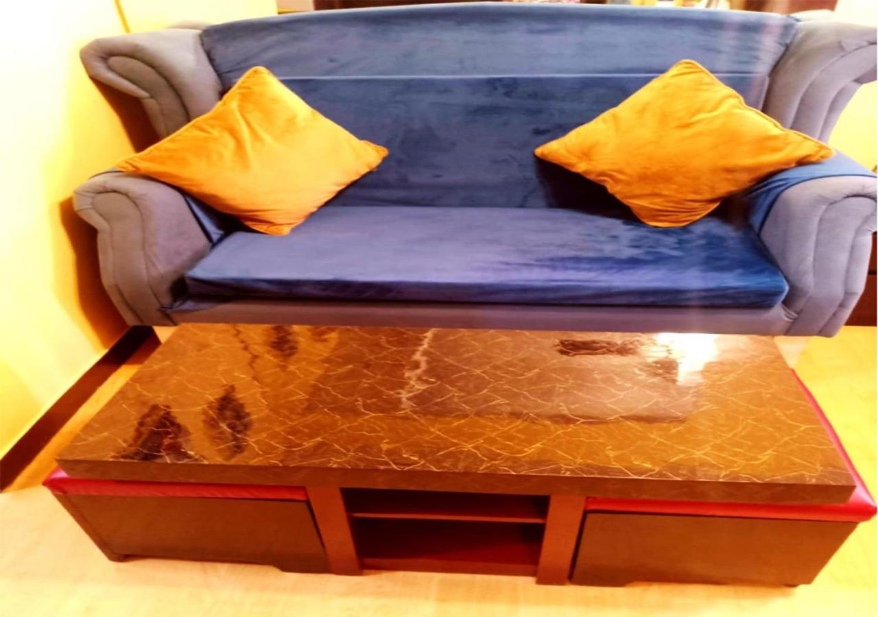 Trees Residences By Cail Manila