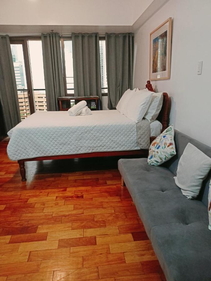 14d Mosaic Staycation Apartment *
