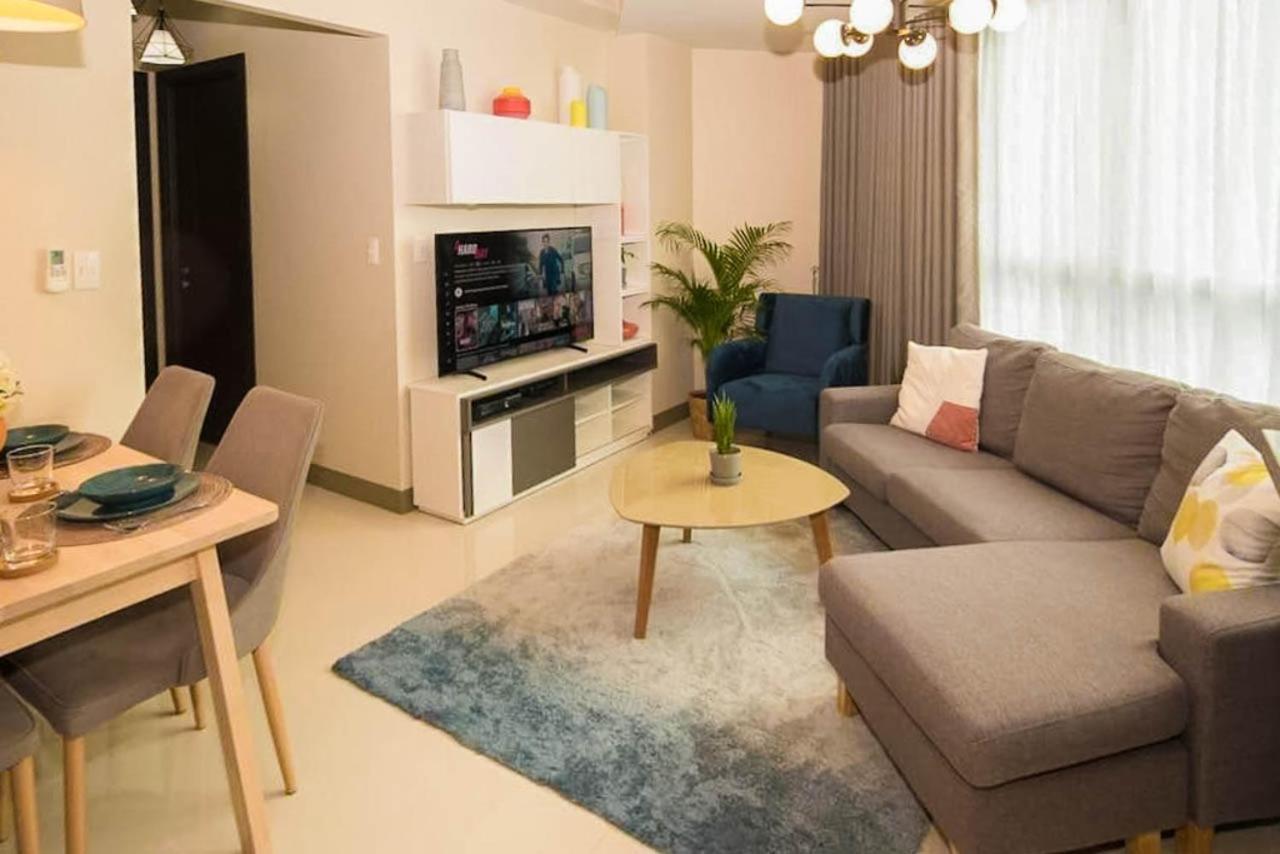 At Uptown Parksuites Ii Uptown Bgc Apartment
