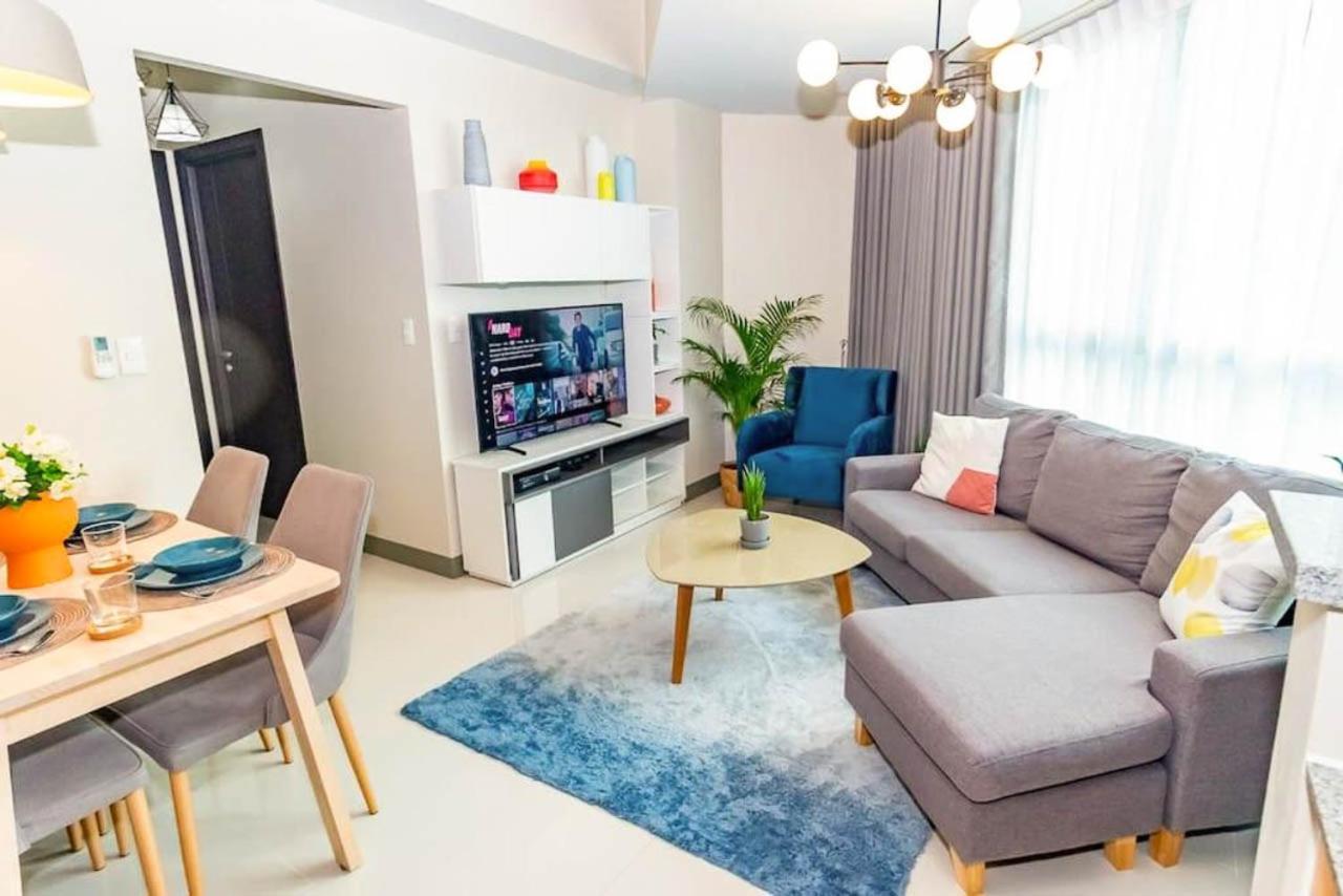 At Uptown Parksuites Ii Uptown Bgc Apartment Manila