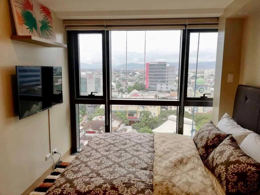 Apartment View, 1br Condo, One Eastwood Avenue Tower 2, Eastwood City, Quezon City, Manila, Philippines -requires Proof Of Id & Vax Card- *