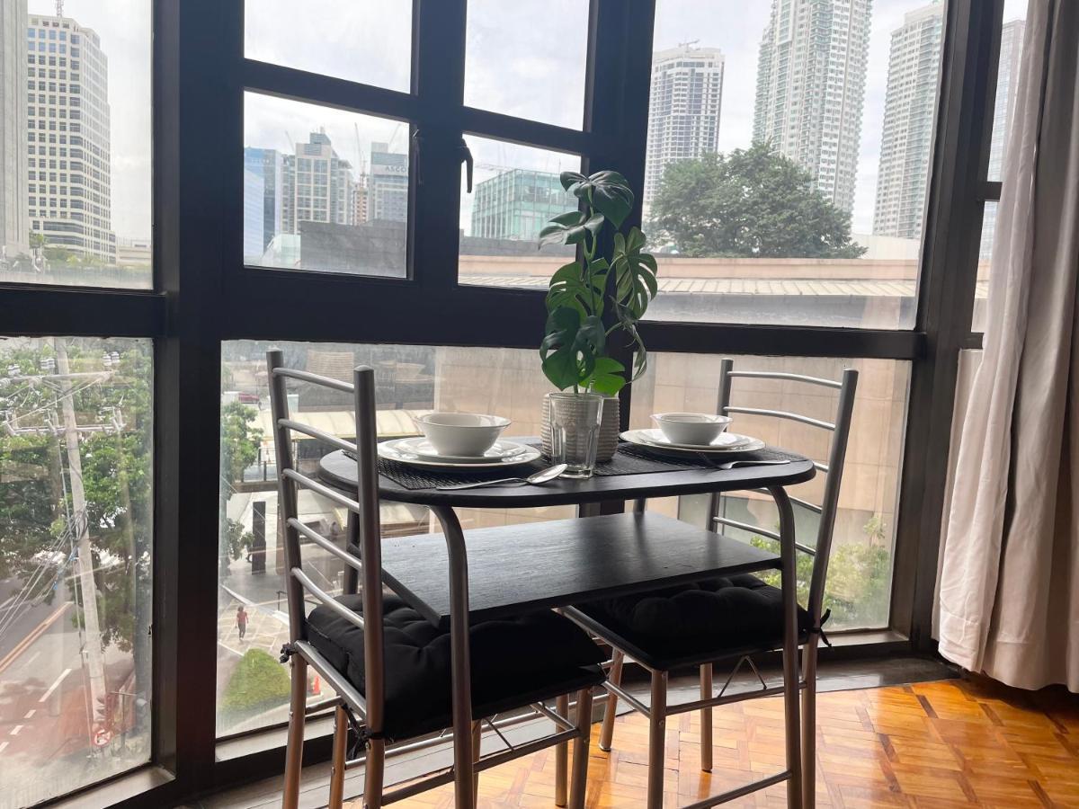 Chic & Bright Studio Across Greenbelt Manila