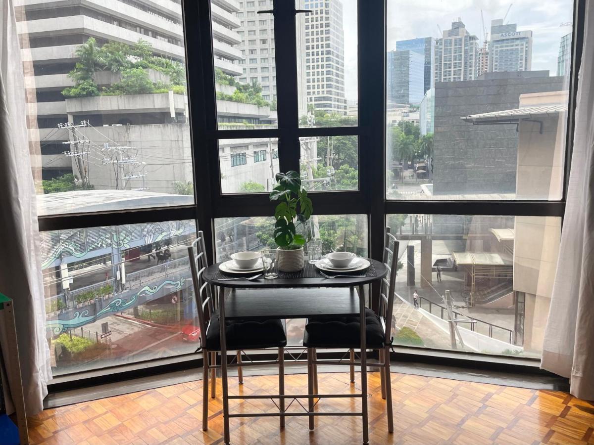 Chic & Bright Studio Across Greenbelt * Manila