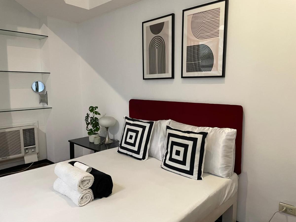 Chic & Bright Studio Across Greenbelt Manila