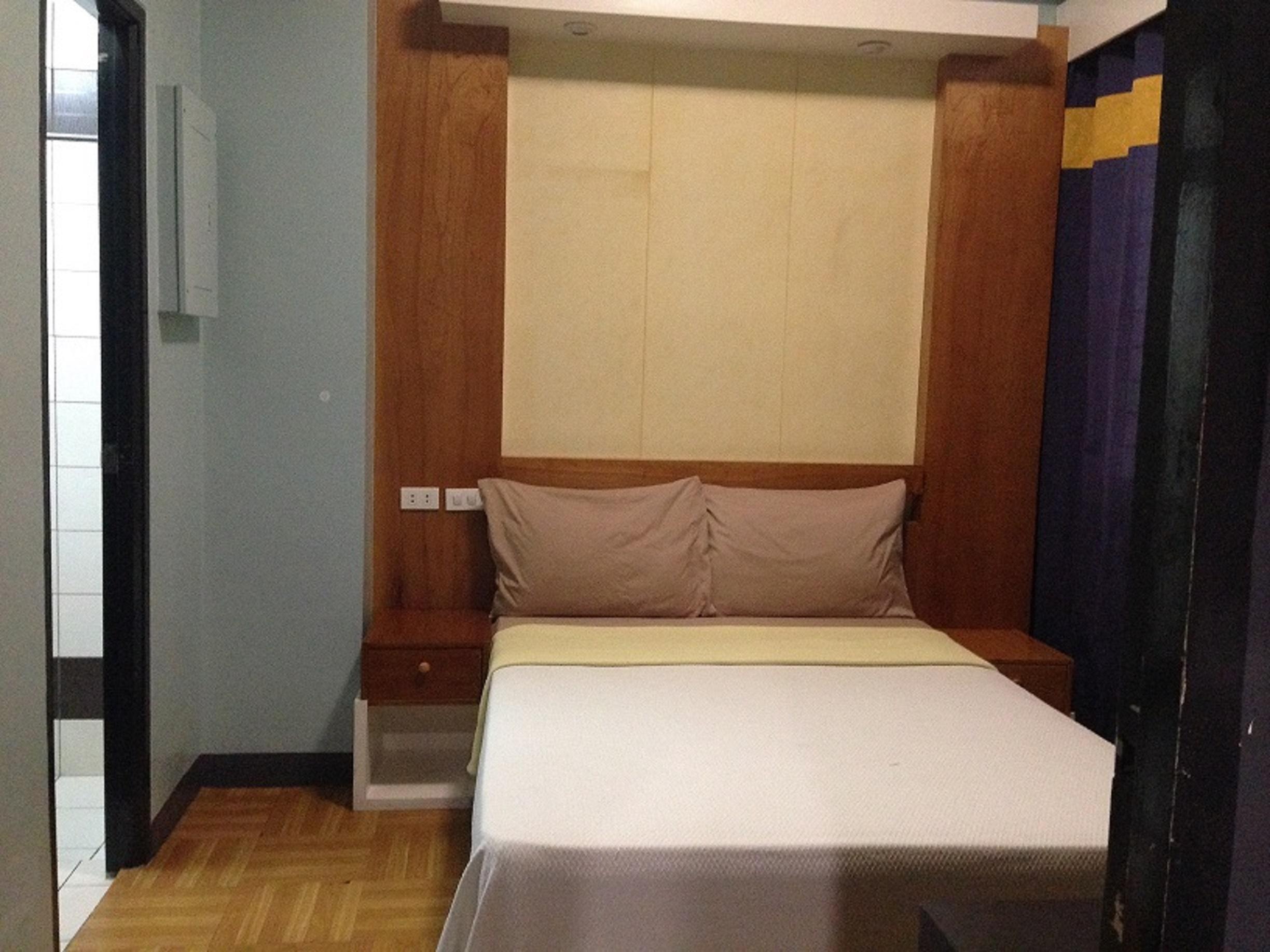 Leesons Residences Hotel