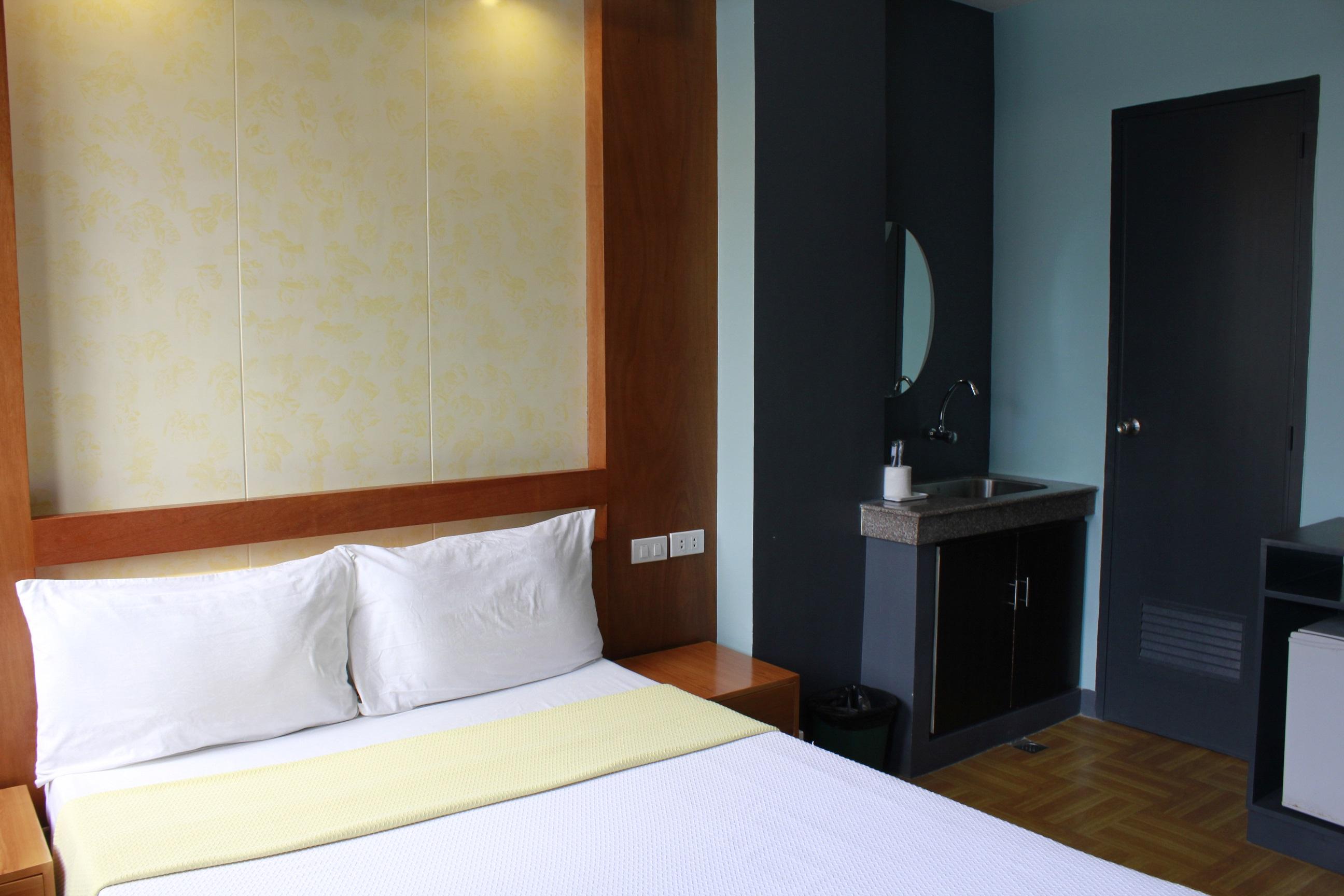 Leesons Residences 2* Manila