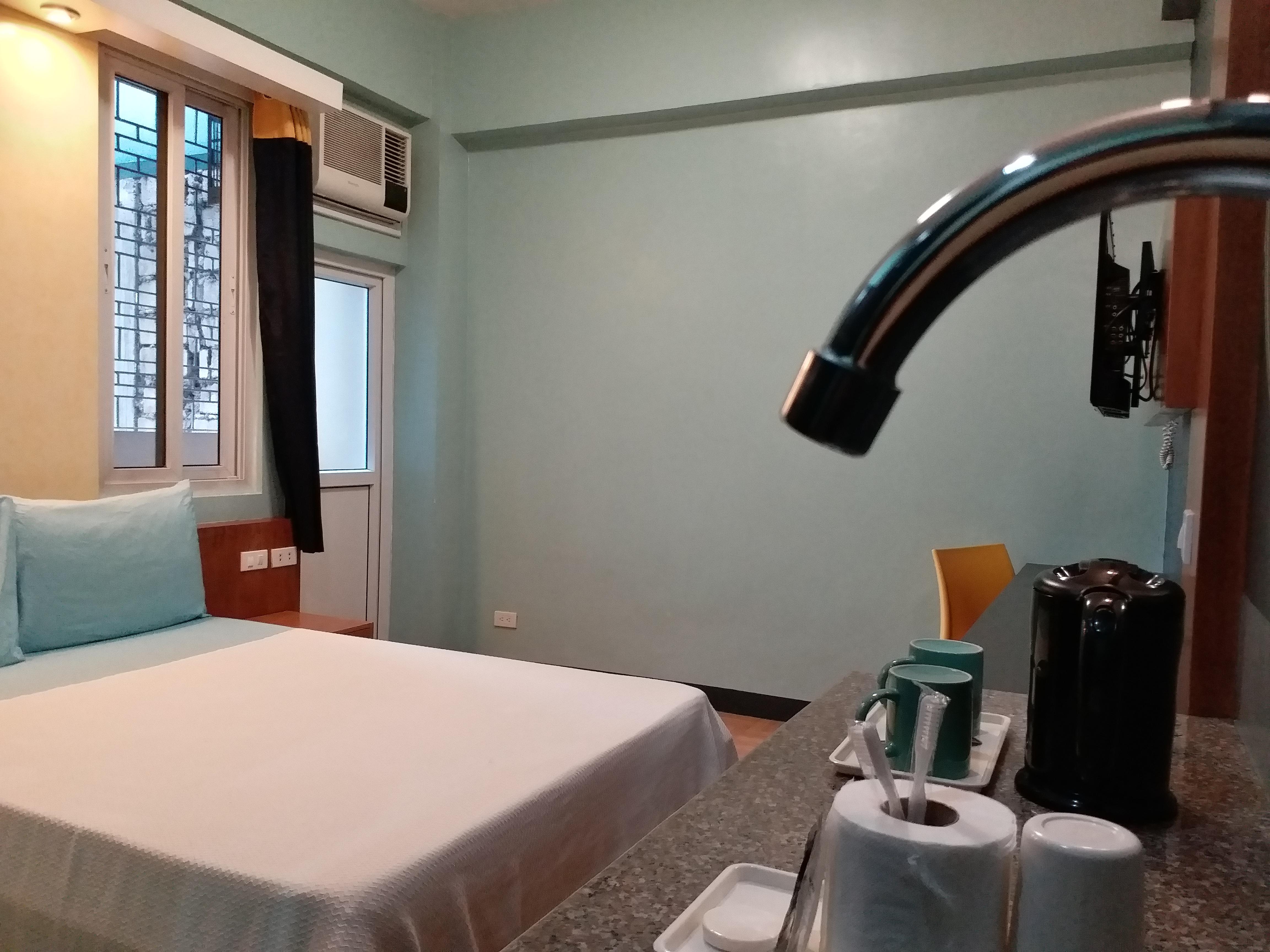Leesons Residences Hotel 2*