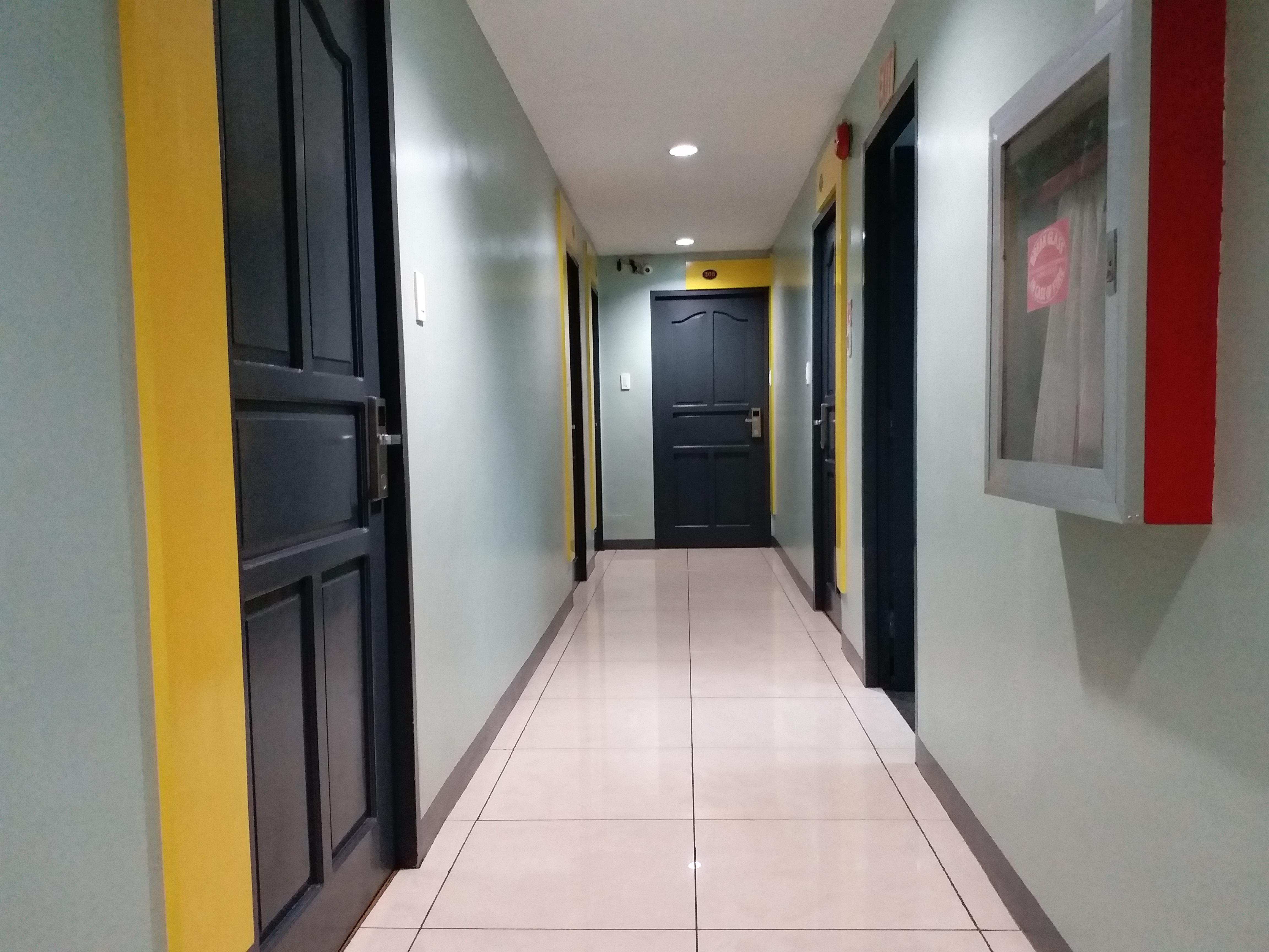 Leesons Residences Hotel