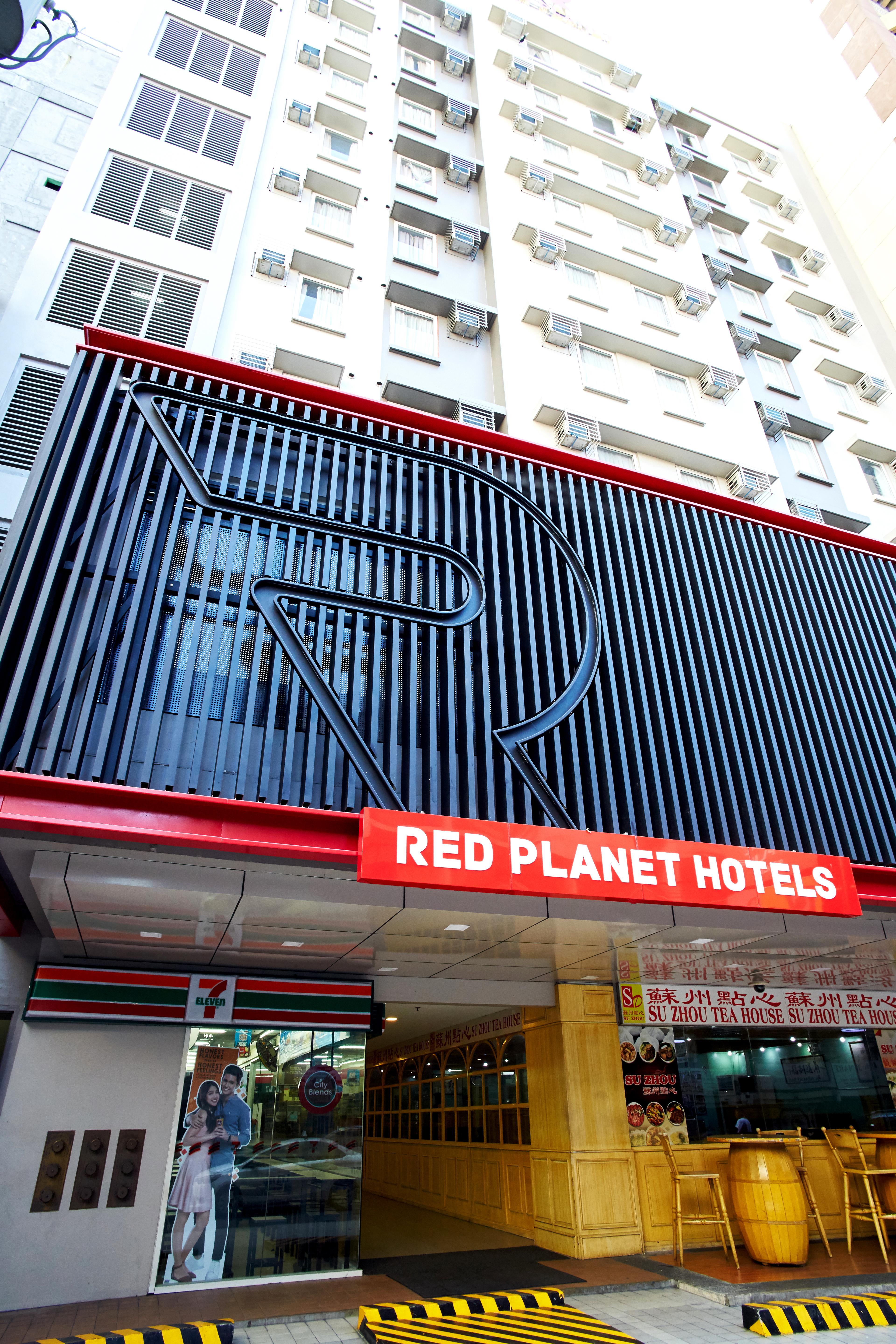 Red Planet Malate Mabini Hotel 3*