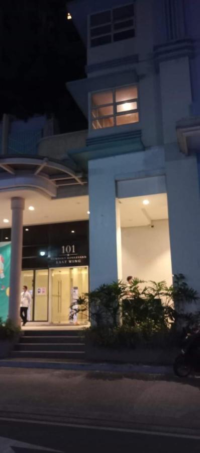101 Newport Boulevard -terminal 3 Airport Apartment *