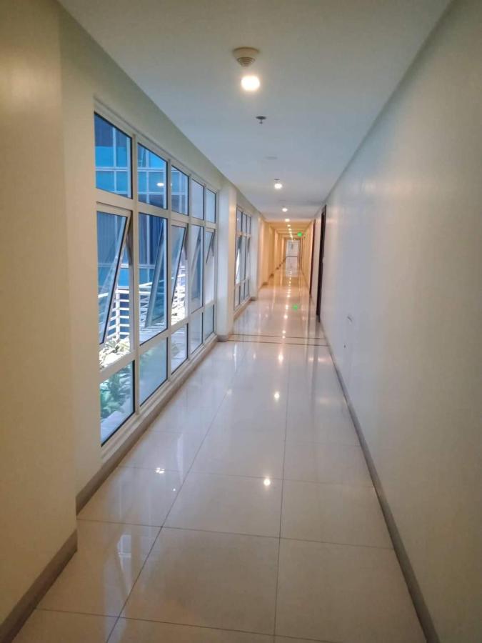 Apartment 101 Newport Boulevard -terminal 3 Airport