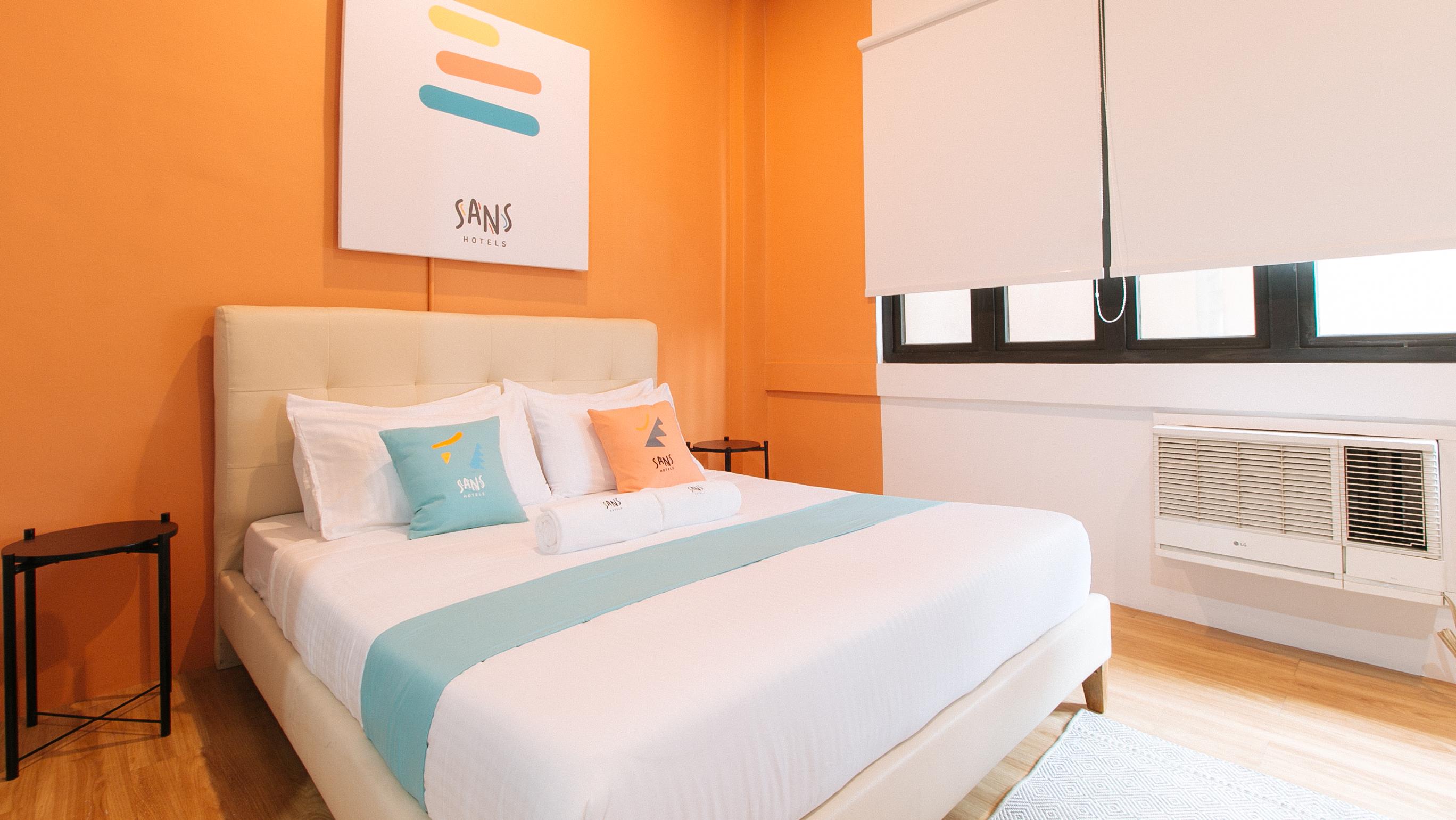 Sans Laperal Hotel 3*