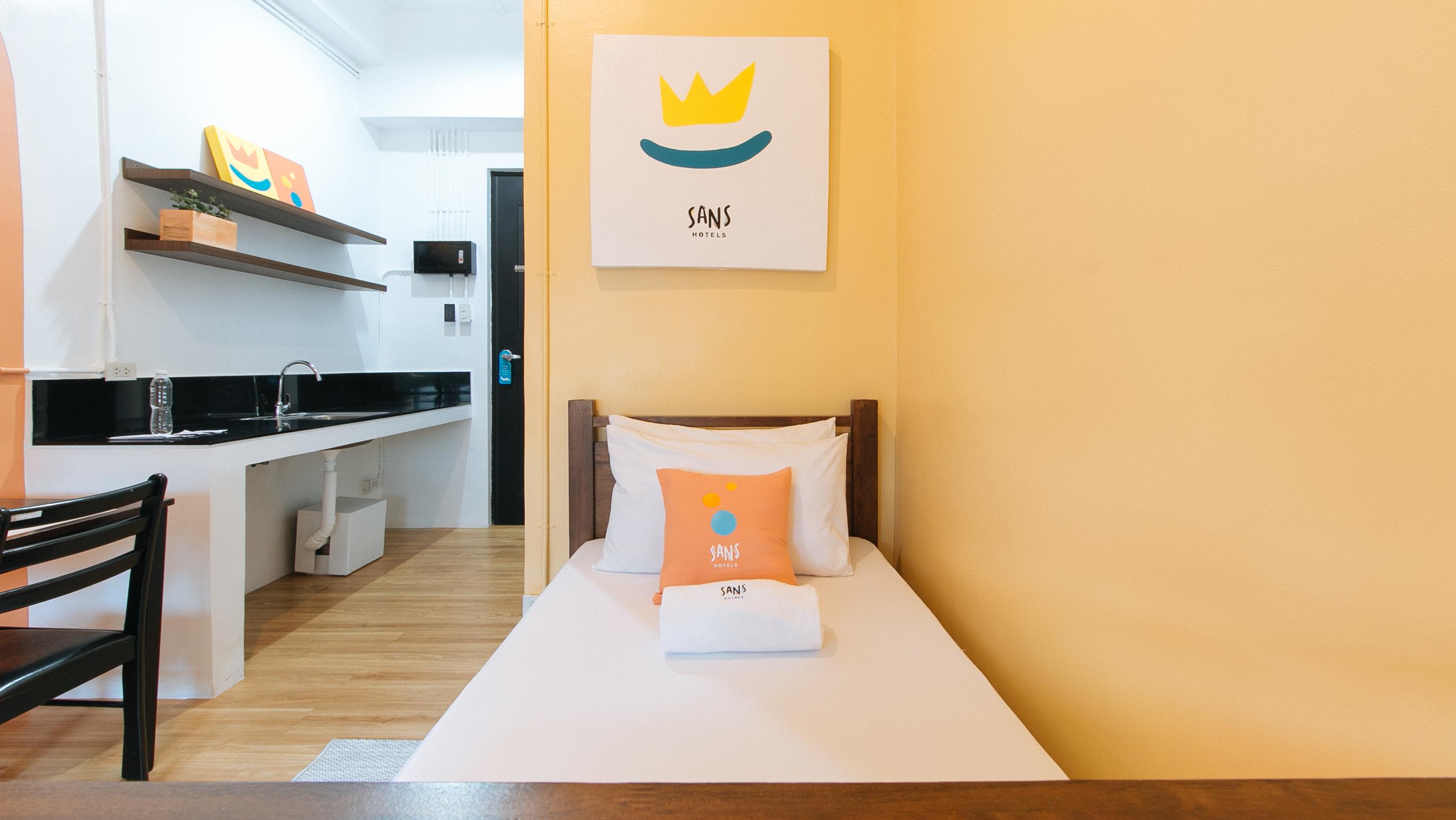 Hotel Sans Laperal 3*