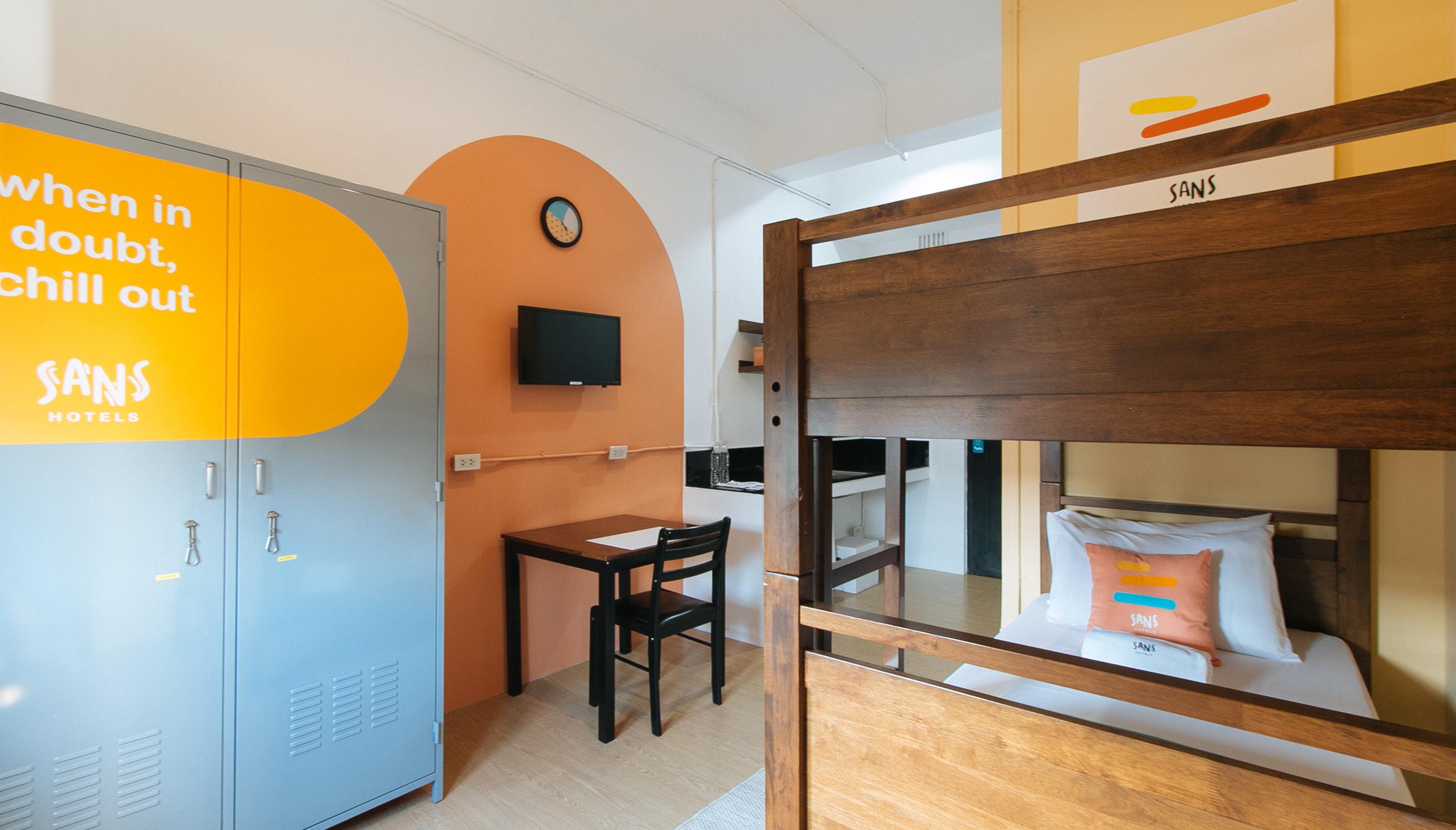 Sans Laperal Hotel 3*