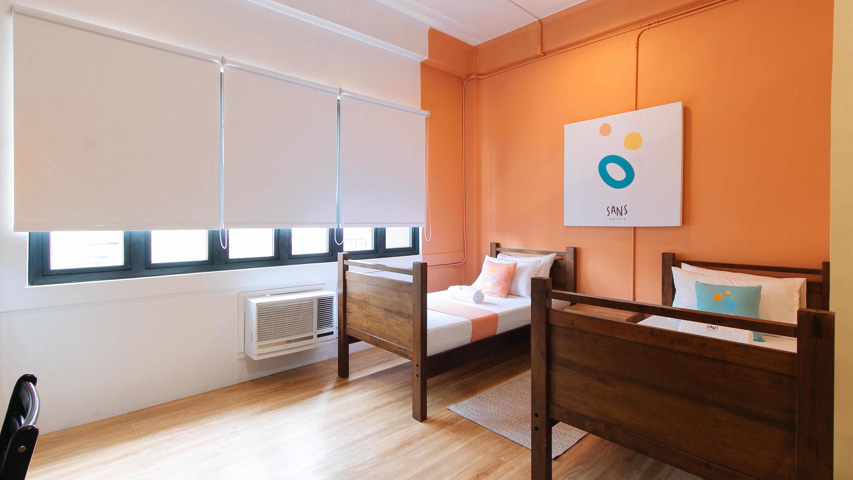 Sans Laperal Hotel 3*