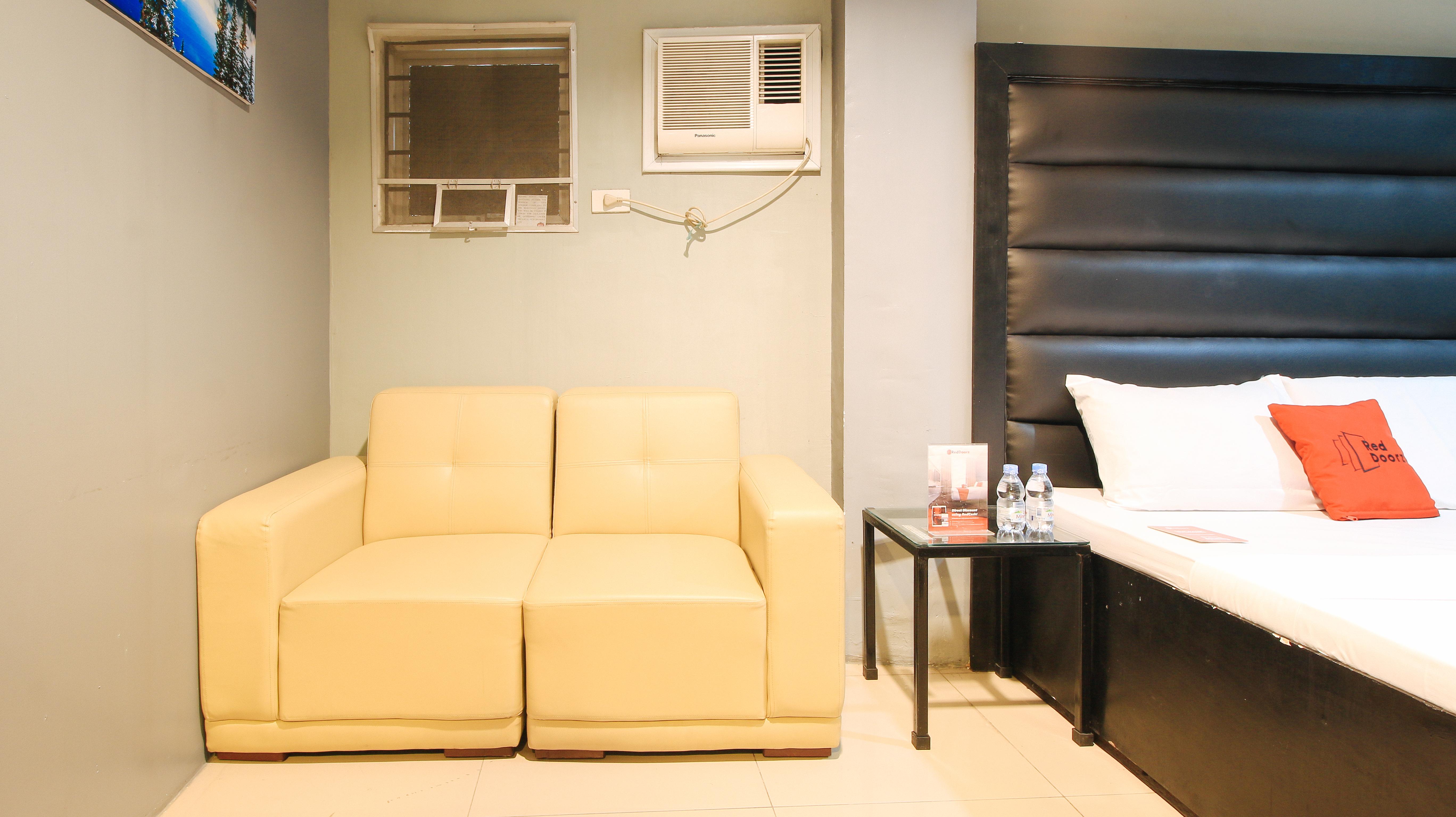 Reddoorz @ P Florentino Street Sampaloc Manila