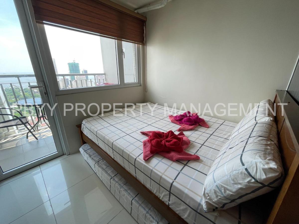 Staycation At Residences Aparthotel 2*