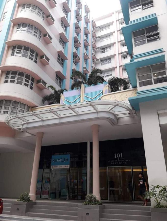 101 Newport Boulevard -terminal 3 Airport Apartment