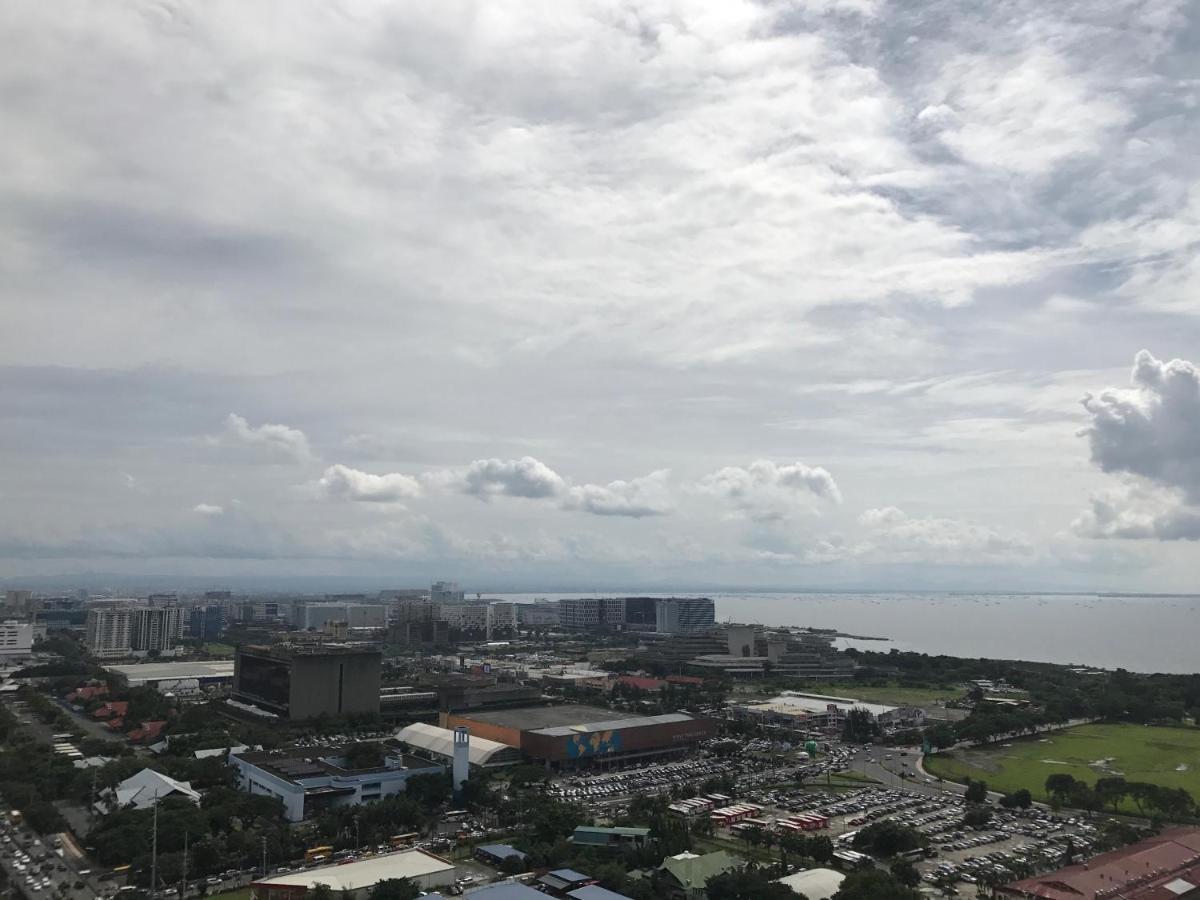 De Luxe, Standard And -the Breeze Residences-close To Airport,mall Of Asia, Us Embassy *