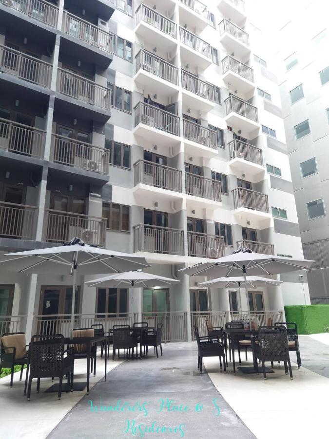 Apartment Wanderers' Place S Residences - Moa Complex Manila