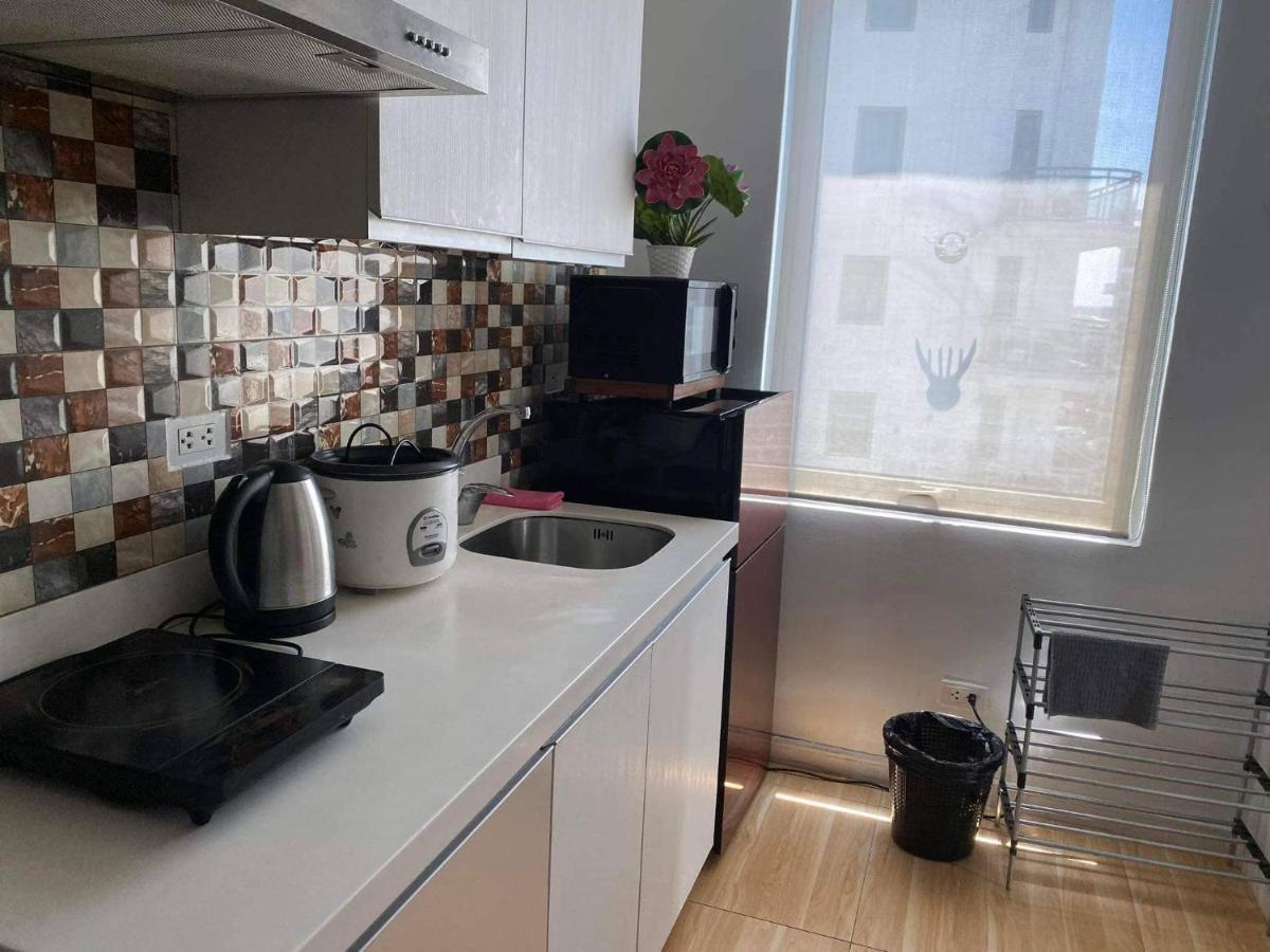 Azure Urban A1 Balcony Near Mall Airport Apartment