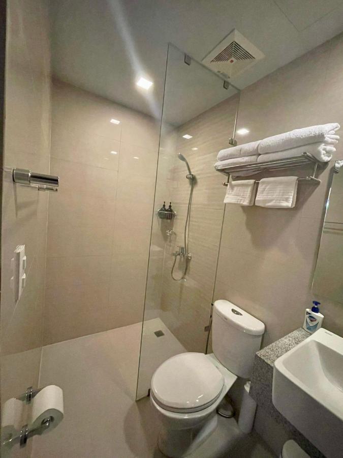 Apartment At Uptown Parksuites Ii Uptown Bgc *