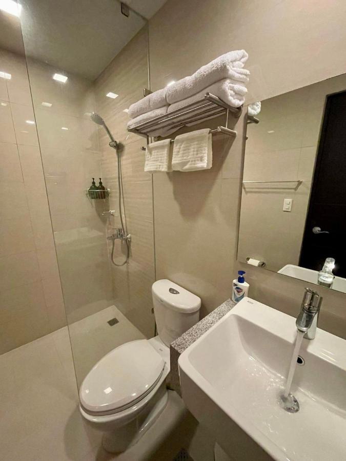 At Uptown Parksuites Ii Uptown Bgc