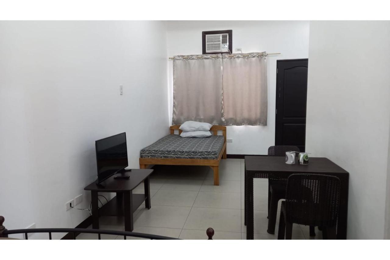 Oyo 903 Tesoro Hotel
