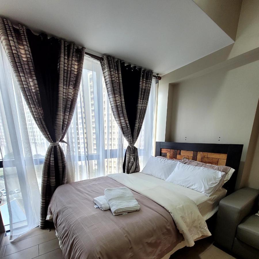 Aparthotel Andy's Place One Eastwood Tower 1 *