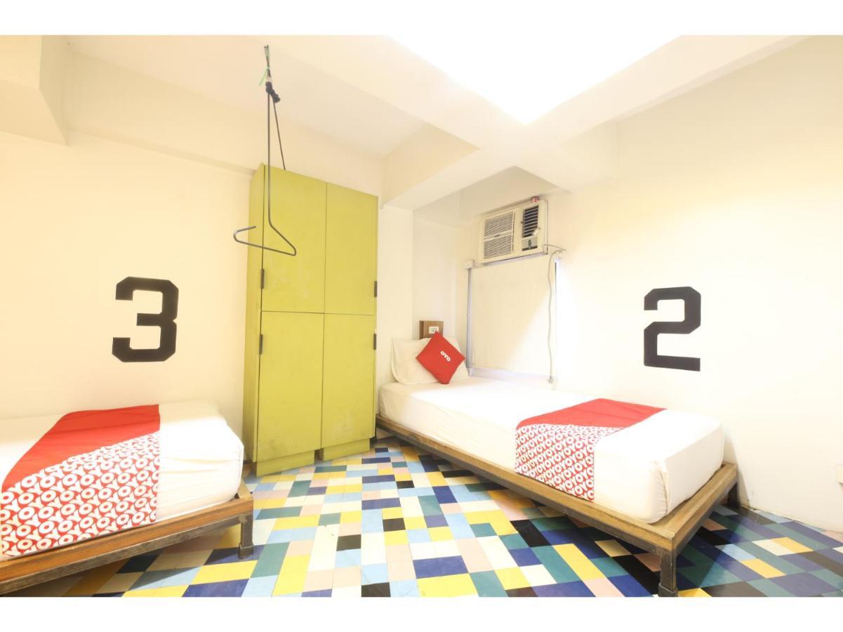 Oyo 866 Junction Hostels Manila