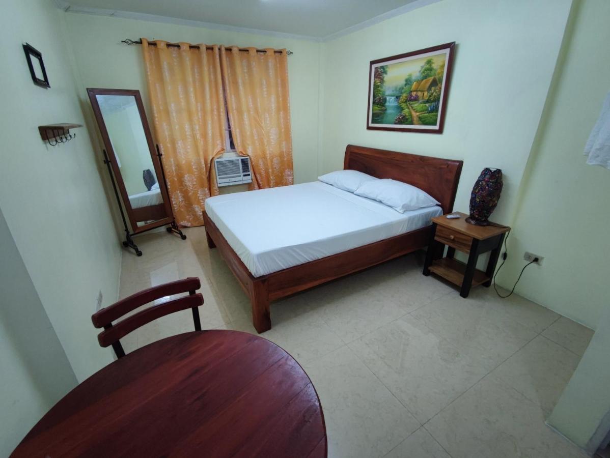 Lawton Residences Powered By Cocotel Hostel Manila