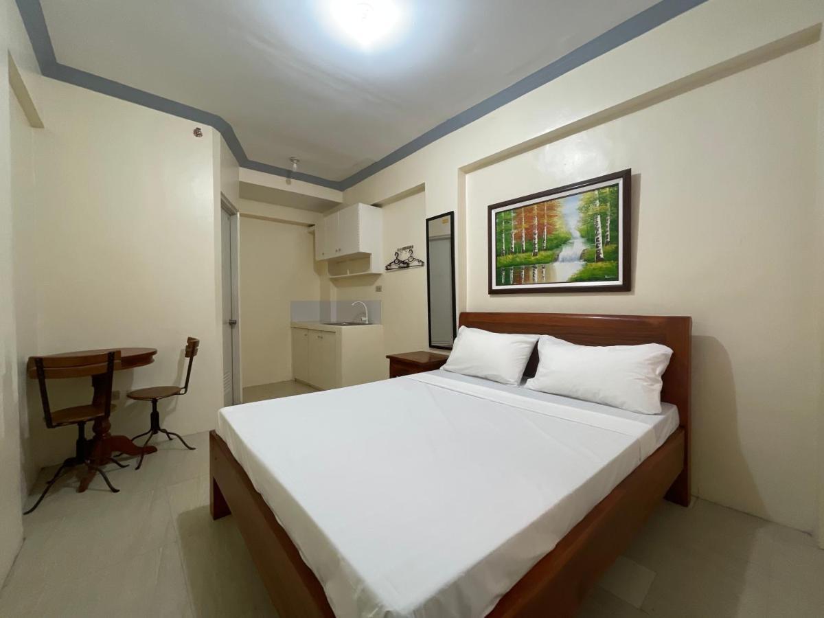 Hostel Lawton Residences Powered By Cocotel Manila
