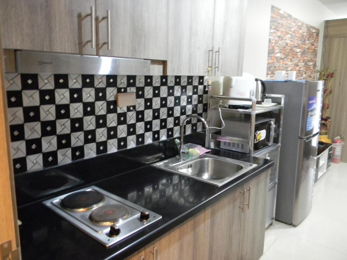 Staycation At Moa With Jacuzzi Amenities 327 * Manila