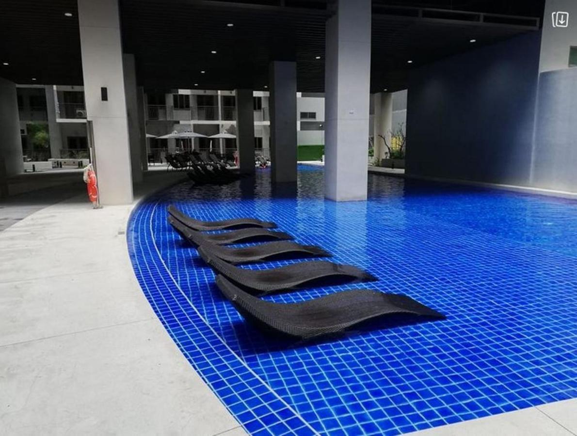 Staycation At Moa With Jacuzzi Amenities 327 Apartment Manila