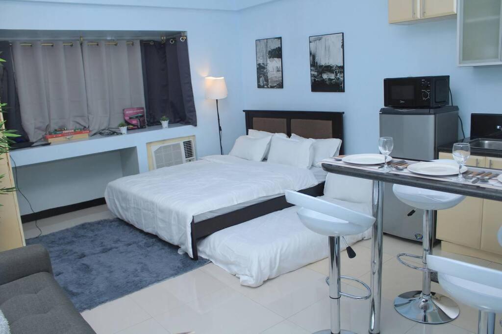 A2j Executive Near Venice Mall Bgc *