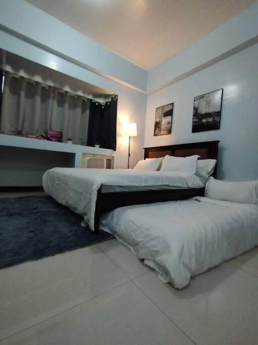 A2j Executive Near Venice Mall Bgc Apartment *