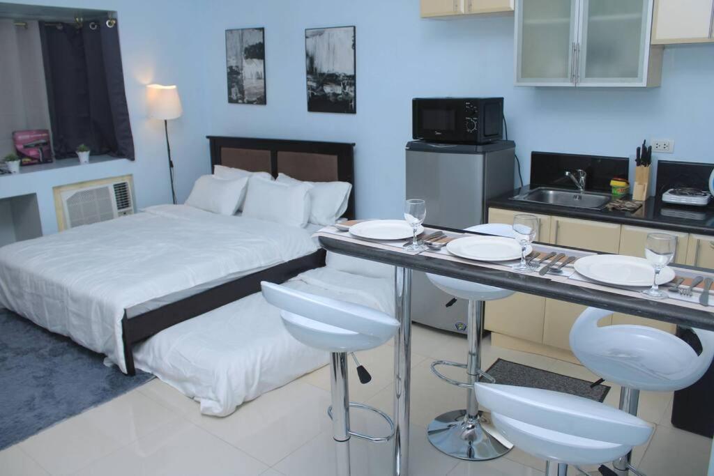 Apartment A2j Executive Near Venice Mall Bgc